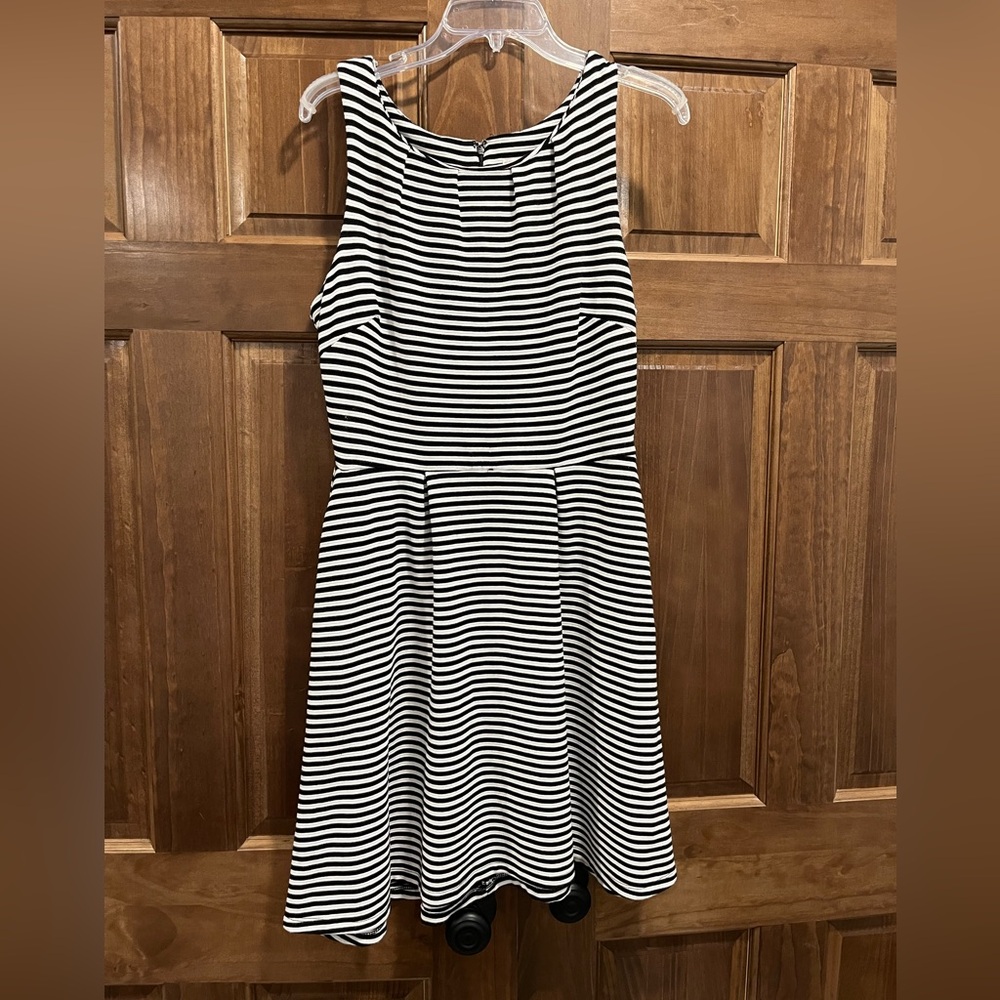 Merona Black and White Striped Sleeveless A-Line Round Neck Midi Dress, Medium